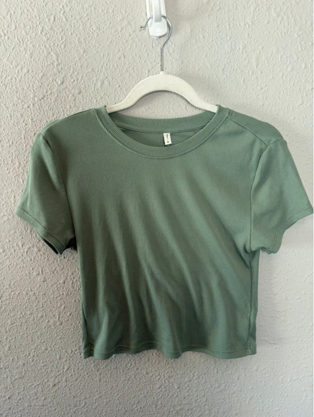 7Diamonds women's green ribbed tee size M
